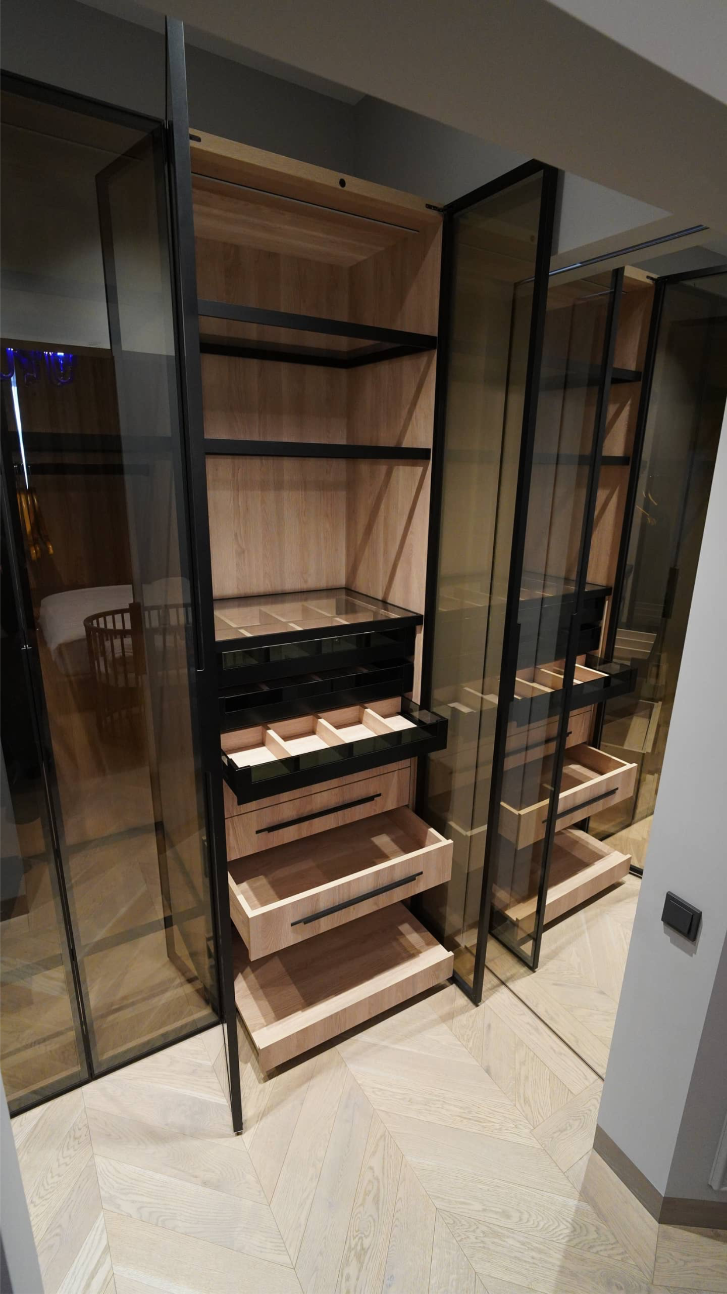 Кухня прямая с витриной на Сенной